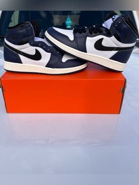 Air Jordan 1 Retro High OG "Midnight Navy"